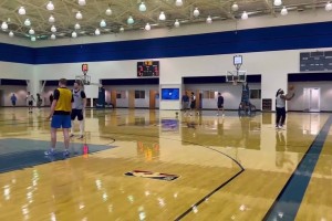 又要多歇几天了！雷霆继续训练等待第二轮的对手！