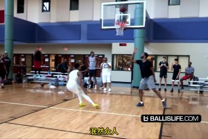 天生多一条韧带，11岁大风车扣篮小丹尼斯史密斯！