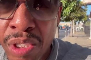 兑现G2承诺！皮尔斯穿睡衣步行30公里上班：绿军害我如此境地