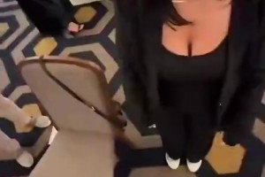 6尺9vs5尺2！准状元弗拉格和女友真是最萌身高差！