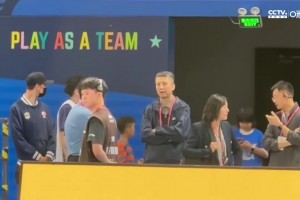 十分关心！北京vs广厦总决赛G4，中国男篮主帅郭士强现身观战