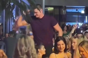 辛苦的工作结束了！约老师：啤酒小马我来咯