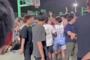 “无裁判”的正式篮球赛，结果不是很容易猜到吗？