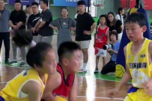小菜鸡：坦克，你算什么男人！