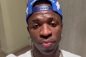 跨界联动！皇马巨星维尼修斯拍视频祝贺SGA拿到MVP！