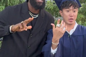 恭喜这个留子！中国小伙和老詹合照，还得到了他的祝愿