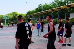 到底犯没犯规？给大哥激动的。