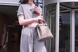 WNBA季前赛入场穿搭，你给评几分？