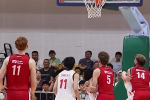 原来后卫也能触发直升机篮板动画！