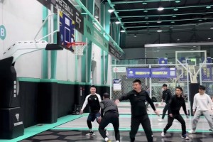 科比球迷晒半场4v4进球并配文：普通人球风 没速度 只有熟练