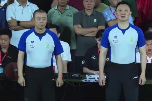 顶级裁判员！杨茂功&闫军和段铸现身贵州村BA赛场执法