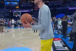 判若两顿！NBA官方赛前曾晒哈利伯顿22秒底角三分7连中
