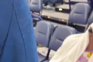 杰大部！杰威累瘫在椅子上，杰弗森前来打招呼立马起身回应！