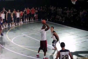 李观洋单挑科比全过程，这令多少科比门徒羡慕呀！
