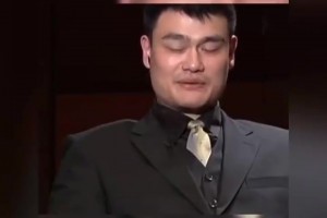 现在的中锋能做到吗！姚明：当年我跑3200米用了13分16秒