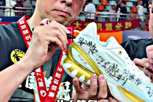北京大学夺冠后，王导现场将“北大瞬息2PE”签下第5冠！