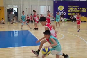作为科比的死忠，来个詹姆斯式走步转身...