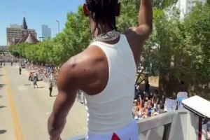 尽情享受吧！雷霆夺冠庆典 俄克拉荷马球迷夹道高呼MVP