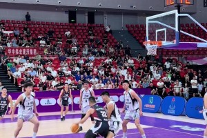 你只管跑，球会比你先到！