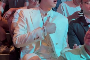 现场直击：杨瀚森被选中瞬间惊讶不已 又惊又喜的表情太真实