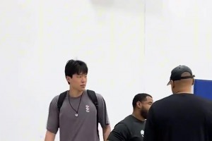 16顺位去了开拓者！此前孟超探班杨瀚森，在洛杉矶训练挥汗如雨