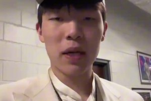 杨瀚森晒自拍视频：很高兴被开拓者选中了 GO开拓者！