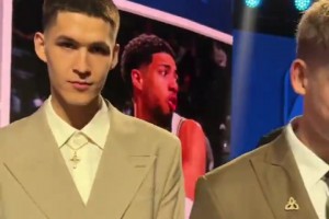 NBA选秀大年啊！小绿屋选秀热门新秀们合影！