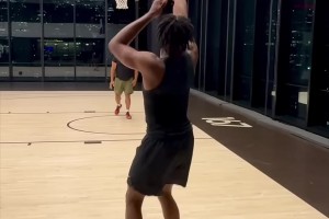 湖人新秀阿杜-蒂耶罗此前投篮试训！但这出手速度好像不快啊……