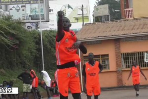 天赋与努力缺一不可！在这样的艰苦环境下马卢阿奇竟能冲进NBA