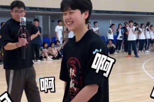 有请三分王钟佳丽！ 就是这个咖喱帅！