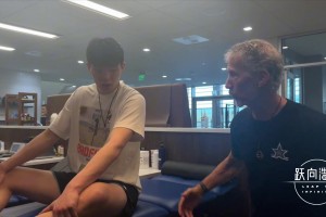 杨瀚森独家纪录片 在美接受训练时细节教学如何正确使用比赛姿势