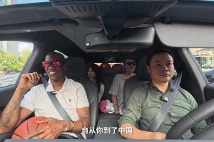 何总牛X！马布里试驾完小鹏G7后，表示想考中国驾照！