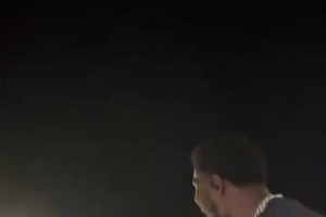 尘埃落定！艾顿下车和球迷一起嗨，果然很受欢迎