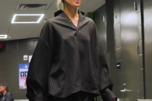 2025WNBA总裁杯决赛入场穿搭，你觉得谁最美呢？