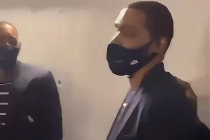 社交恐惧症犯了！名场面：KD参加活动被喊生日快乐一脸懵逼...