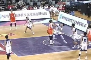 小宝也会生气！李月汝在国内联赛时被夹手臂直接发飙：没完没了了