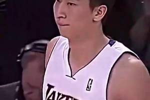孙悦：在国内崴脚打石膏三个月，在湖人崴脚让我第二天接着练