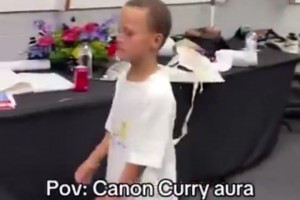 库里儿子卡侬这个操作太骚了！老爹本人笑翻了：你小子咋学会的？