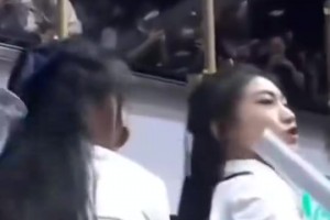 这谁顶得住？为了干扰林书豪罚球，中国台湾联赛啦啦队居然用这种方式！