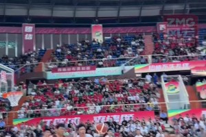 白天当老板晚上抢篮板千岛湖啤酒老板发话：我一定会赞助本地球队