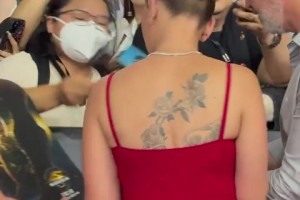 怪不得杜兰特喜欢呢！寡姐的s曲线背影 超性感啊~