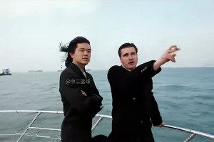 球迷恶搞：杨瀚森私下会见约基奇，面授机宜，是首场发挥好的原因