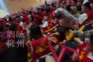 浙BA篮球联赛性价比也太高了，大哥28元看场球崭新电动车骑回家~