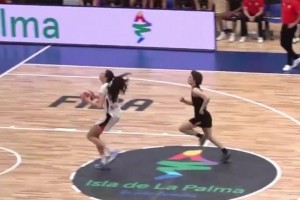 艾莉西亚 图尔内比兹18岁扣篮一飞冲天！