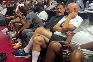 鲍尔默&库班！NBA最热爱篮球的两位老板一起观战夏联