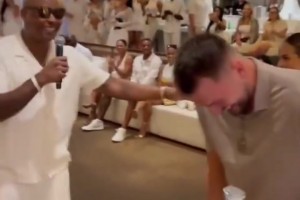 全球顶流！东契奇在希腊参加乔丹品牌晚会合集！人群中的焦点啊！