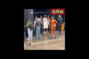 果然来快船了！据悉哈登是比尔夫妇的媒人，跟他们夫妻关系很好~