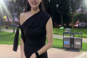 丝滑啊！前国手许诺身穿黑色长裙打球 这你能防得住吗？