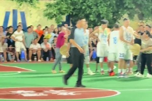 这位大爷今晚绝对的MVP！