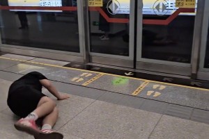 脚踝终结自己者，原谅我不厚道的笑了